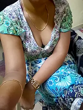 Snapshot of Roja-Telugu777 chatting on 03-10-25, 03:30 Roja-Telugu777 online show from 03-10-25, 03:30