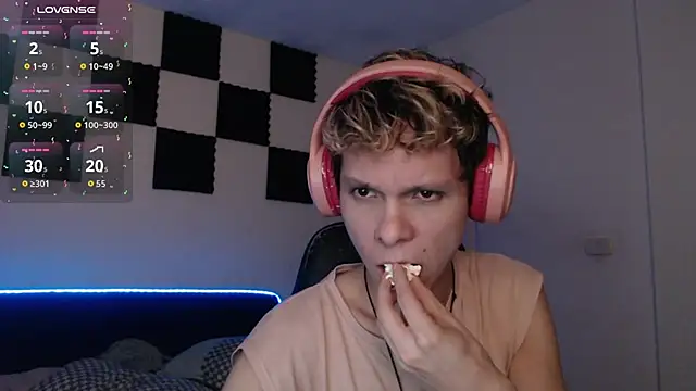 bryamado69 online show from 10-15-25, 03:50