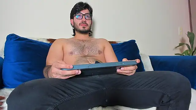 Snapshot of Ackerman_Eren_ chatting on 01-17-25, 06:02 Ackerman Eren online show from 01-17-25, 06:02