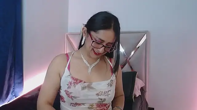 Snapshot of Andrea_Sexx_ chatting on 02-15-25, 10:31 Andrea Sexx online show from 02-15-25, 10:31