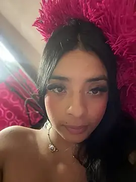 Laura fernandezII online show from 01-29-25, 05:19