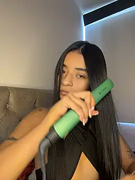 Laura fernandezII online show from 12-03-25, 07:01