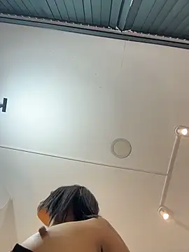 Laura fernandezII online show from 02-21-26, 01:12