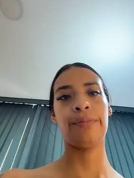 Laura fernandezII online show from 02-26-26, 01:54