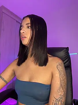 Laura fernandezII online show from 04-14-26, 01:22