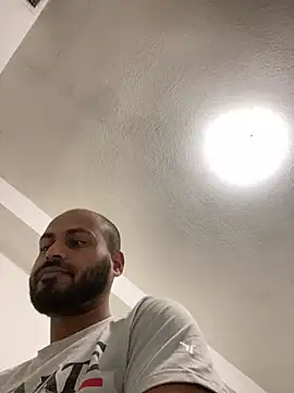 islandvybee55 online show from 01-04-25, 06:19