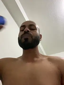 islandvybee55 online show from 03-03-25, 12:59