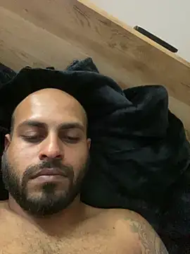 islandvybee55 online show from 04-05-26, 03:09