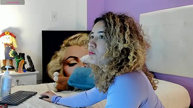 Charlotte11-11 online show from 04-22-26, 03:46