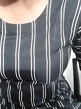 Snapshot of Jasikatamil chatting on 12-22-25, 09:50 Jasikatamil online show from 12-22-25, 09:50