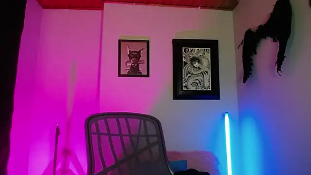 Snapshot of kim_jeins11 chatting on 10-08-25, 02:20 kim jeins11 online show from 10-08-25, 02:20