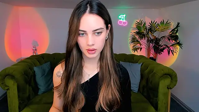Snapshot of _shyy_girl chatting on 09-15-25, 01:11 shyy girl online show from 09-15-25, 01:11