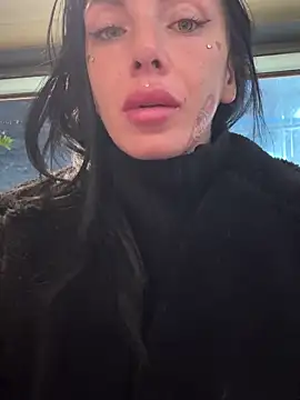 Snapshot of cicciolina chatting on 02-07-25, 08:31 cicciolina online show from 02-07-25, 08:31