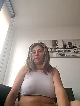 Latiinvenushot online show from 02-03-26, 04:01