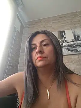 Latiinvenushot online show from 05-19-26, 03:40
