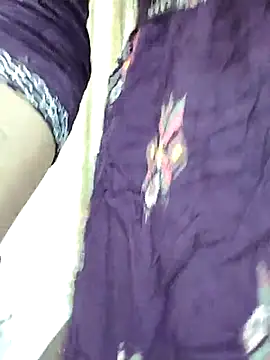 Snapshot of Hotty-anushka chatting on 03-08-25, 03:35 Hotty-anushka online show from 03-08-25, 03:35