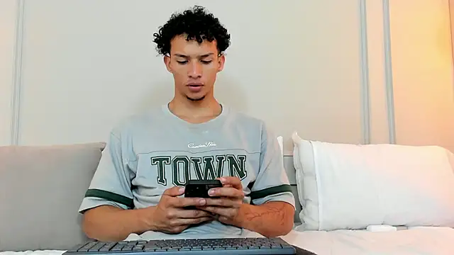 Snapshot of Dominick_star chatting on 12-20-24, 03:36 Dominick star online show from 12-20-24, 03:36