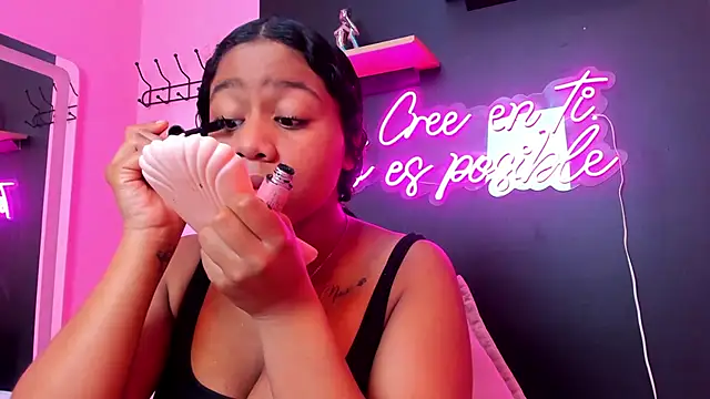 Sofi Fox  online show from 03-21-25, 01:23