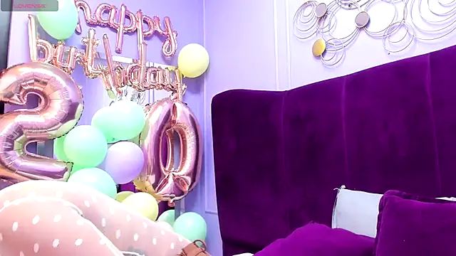 Sofi Fox  online show from 09-23-25, 01:25