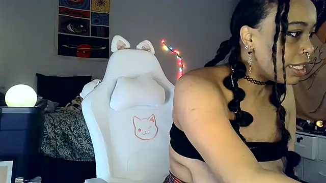 loveluna8 online show from 02-03-25, 09:41