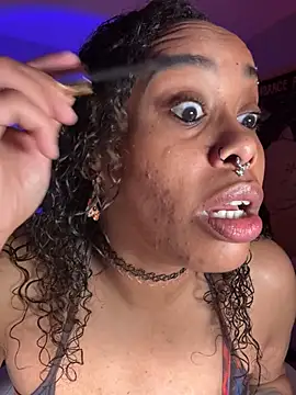 loveluna8 online show from 02-20-25, 11:20