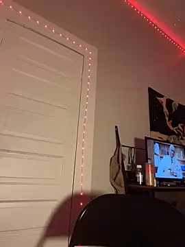 loveluna8 online show from 12-23-25, 10:24