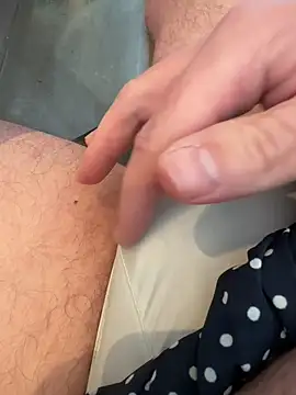 Voyeurpervert69 online show from 02-25-26, 08:24