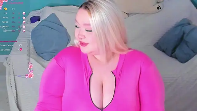Snapshot of LilyBelll chatting on 01-31-25, 11:56 LilyBelll online show from 01-31-25, 11:56