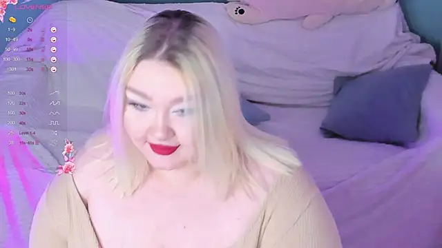 Snapshot of LilyBelll chatting on 02-15-25, 04:45 LilyBelll online show from 02-15-25, 04:45