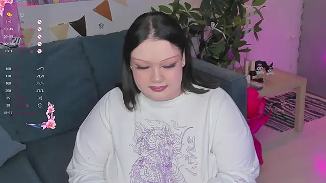 Snapshot of LilyBelll chatting on 09-11-25, 05:24 LilyBelll online show from 09-11-25, 05:24