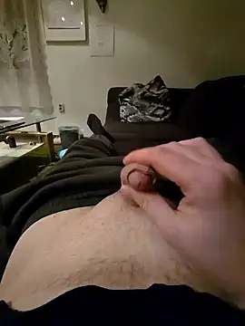 Snapshot of Titanhoott chatting on 12-16-24, 04:05 Titanhoott online show from 12-16-24, 04:05