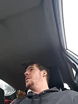 Snapshot of Titanhoott chatting on 12-31-24, 08:37 Titanhoott online show from 12-31-24, 08:37