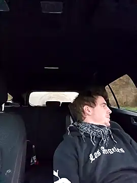 Snapshot of Titanhoott chatting on 01-16-25, 08:11 Titanhoott online show from 01-16-25, 08:11