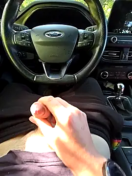 Snapshot of Titanhoott chatting on 09-18-25, 11:23 Titanhoott online show from 09-18-25, 11:23