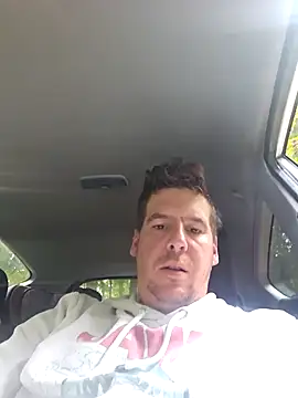 Snapshot of Titanhoott chatting on 10-17-25, 08:17 Titanhoott online show from 10-17-25, 08:17