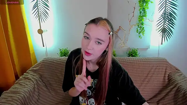 Lesi Moonie01 online show from 09-15-25, 07:19