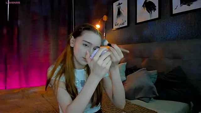 Lesi Moonie01 online show from 10-03-25, 07:49