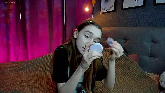 Lesi Moonie01 online show from 11-18-25, 09:14