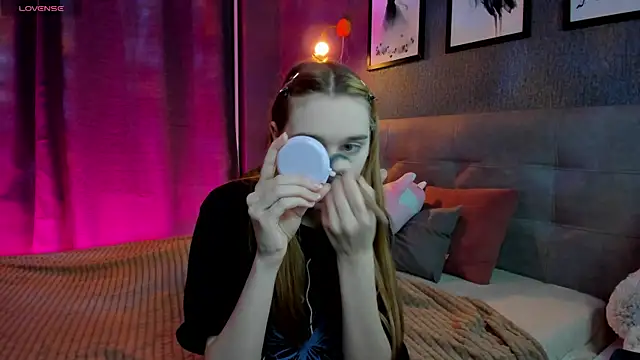 Lesi Moonie01 online show from 11-24-25, 08:58