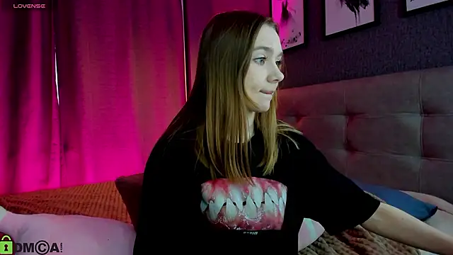 Lesi Moonie01 online show from 03-18-26, 09:23