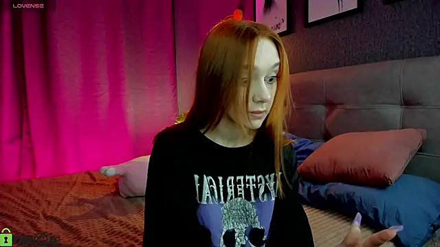 Lesi Moonie01 online show from 04-10-26, 09:14