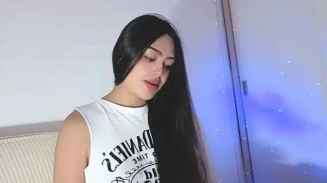 Sweet-Sophiee online show from 05-23-26, 02:28