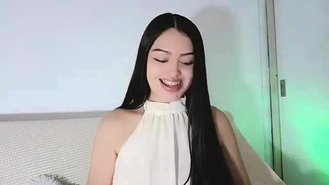Sweet-Sophiee online show from 07-05-26, 12:39