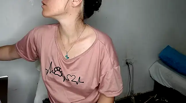 Snapshot of funny_girl_10 chatting on 01-04-25, 07:13 funny girl 10 online show from 01-04-25, 07:13