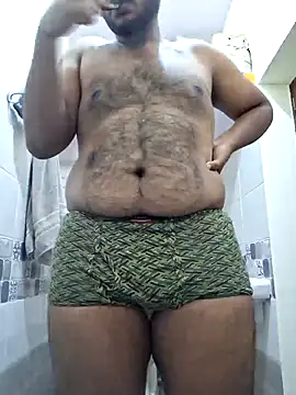 Snapshot of LundChodumera chatting on 11-04-25, 01:48 LundChodumera online show from 11-04-25, 01:48