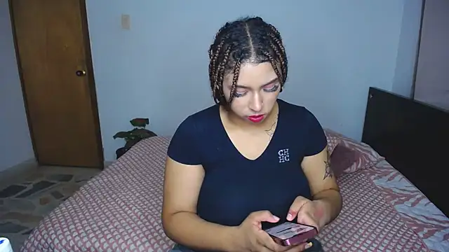 Snapshot of barbara_falcons chatting on 12-29-24, 05:31 barbara falcons online show from 12-29-24, 05:31
