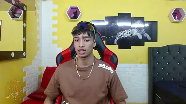 Snapshot of jose_sexycumm chatting on 01-06-26, 08:34 jose sexycumm online show from 01-06-26, 08:34