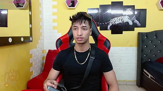 Snapshot of jose_sexycumm chatting on 01-07-26, 08:22 jose sexycumm online show from 01-07-26, 08:22