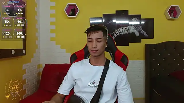 Snapshot of jose_sexycumm chatting on 01-08-26, 07:38 jose sexycumm online show from 01-08-26, 07:38