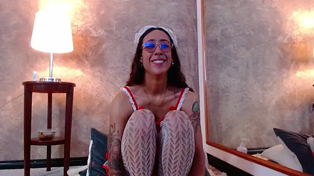 Snapshot of GabyPetit chatting on 01-22-25, 11:10 GabyPetit online show from 01-22-25, 11:10